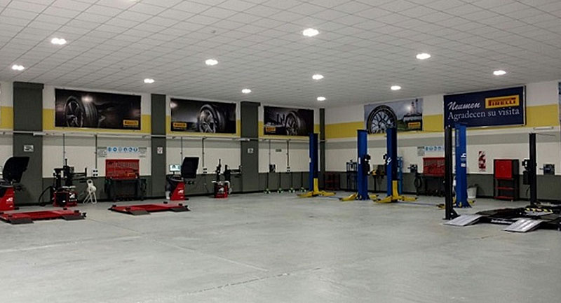 Fachada de Neumáticos Guzmán