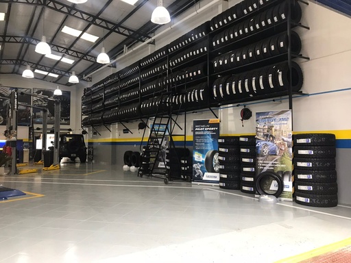 Fachada de Neumáticos San Blas